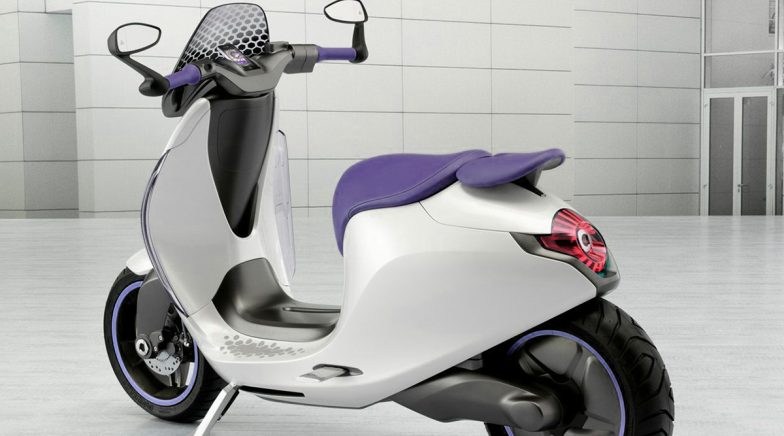 Bajaj Urbanite Electric Scooter Launching Today in India; Watch LIVE ...