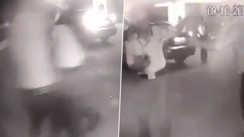 Delhi: Hospital Security Guard Beaten up by 4 People Over Parking Dispute; Watch Video Delhi: Hospital Security Guard Beaten up by 4 People Over Parking Dispute; Watch Video
