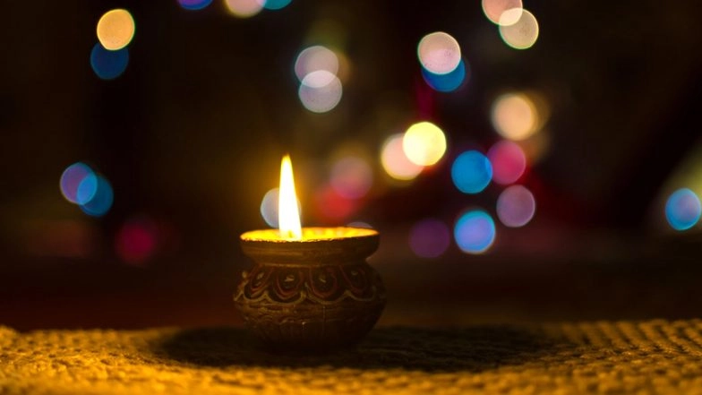 Diwali 2019 Songs Playlist: Tune In to These Top 5 Songs on the Auspicious Festival of Deepawali