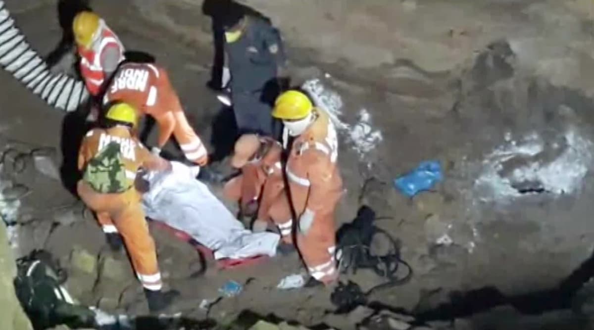 West Bengal Coal Mine Tragedy: NDRF Team Recovers Bodies of All Three Workers Trapped West Bengal Coal Mine Tragedy: NDRF Team Recovers Bodies of All Three Workers Trapped