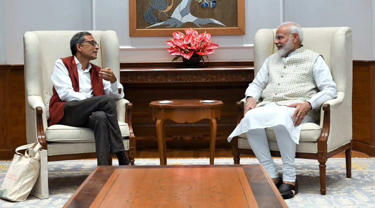 PM Narendra Modi Meets Abhijit Banerjee, Both Praise Each Other; Here's What They Said After The Meeting (Watch Video) PM Narendra Modi Meets Abhijit Banerjee, Both Praise Each Other; Here's What They Said After The Meeting (Watch Video)
