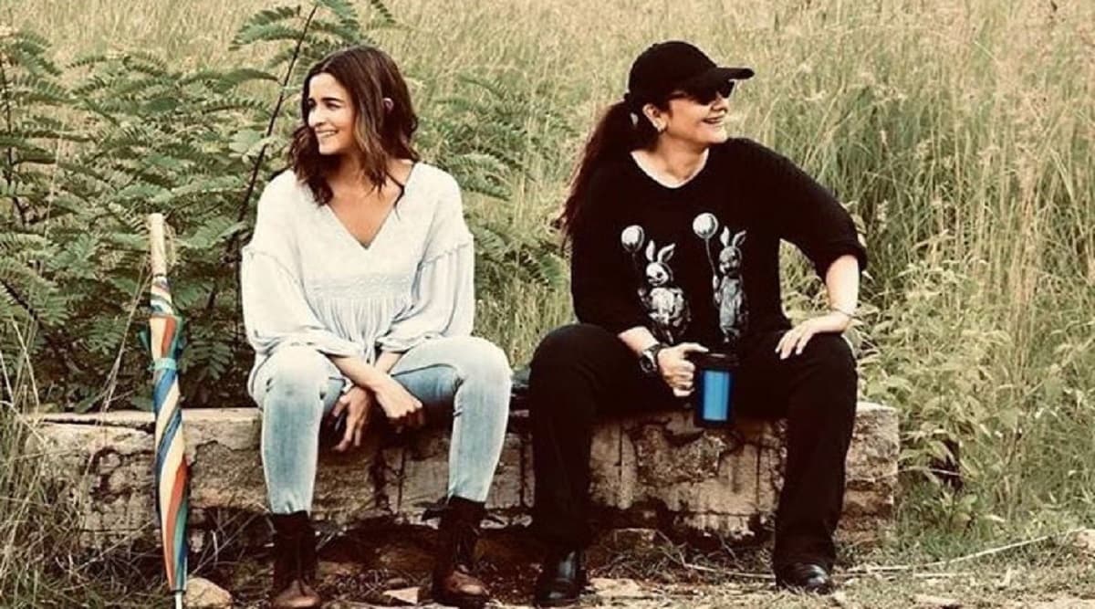 Alia Bhatt Shares ‘Priceless Moments’ With Sister Pooja Bhatt Alia Bhatt Shares ‘Priceless Moments’ With Sister Pooja Bhatt