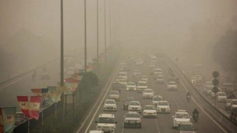 Delhi Air Quality Deteriorates to 'Very Poor' Category Day After Diwali Celebrations, North India Finds Difficult to Breathe