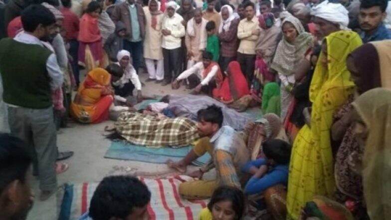 Uttar Pradesh: 7 Dead after Overspeeding Bus Runs Over Sleeping Pilgrims in Bulandshahr Uttar Pradesh: 7 Dead after Overspeeding Bus Runs Over Sleeping Pilgrims in Bulandshahr