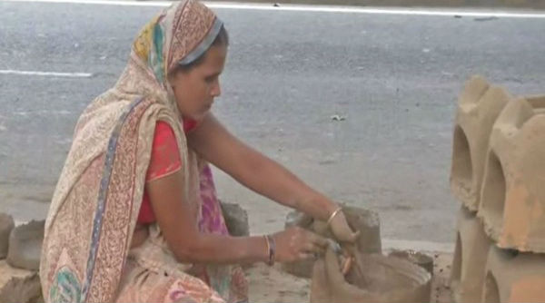 Chhath Puja 2019: These Muslim Artisans Have Been in Chulha-making ...