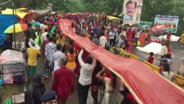 Madhya Pradesh: 2 Km-Long ‘Chunri Yatra’ Taken Out in Indore to Pledge Plastic-Free India