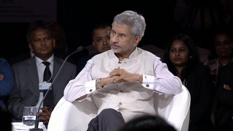 Coronavirus Outbreak: MEA S Jaishankar Thanks Chinese Counterpart Wang Yi For Helping in Evacuation of Indians From Wuhan