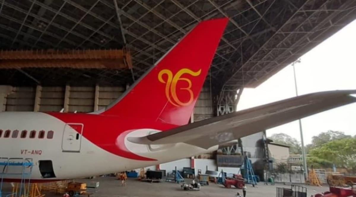 Guru Nanak Dev 550th Birth Anniversary: What Is Ik Onkar? The Symbol That Air India’s Boeing 787 Has Put Up Ahead of Gurpurab Celebrations Guru Nanak Dev 550th Birth Anniversary: What Is Ik Onkar? The Symbol That Air India’s Boeing 787 Has Put Up Ahead of Gurpurab Celebrations