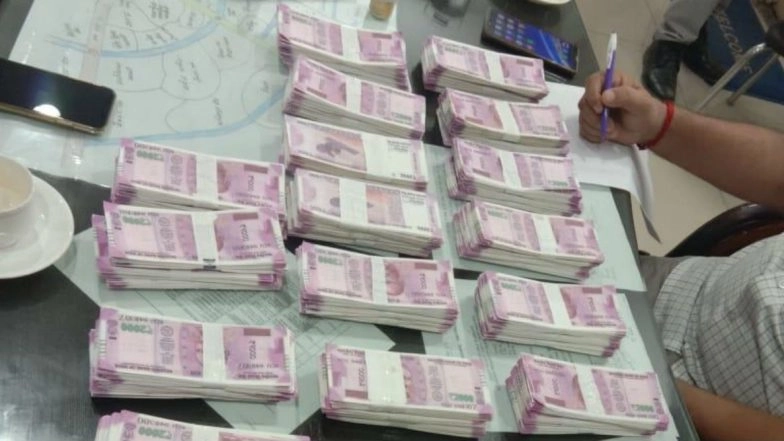 Delhi: Over Rs 4 Lakh Fake Indian Currency Recovered at Kashmere Gate Metro Station