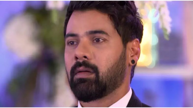 Kumkum Bhagya October 30, 2019 Written Update Full Episode: Abhi Waits for his Meeting with Pragya, while Mira Can't stop Herself from Falling Head-over-Heels with the Rockstar