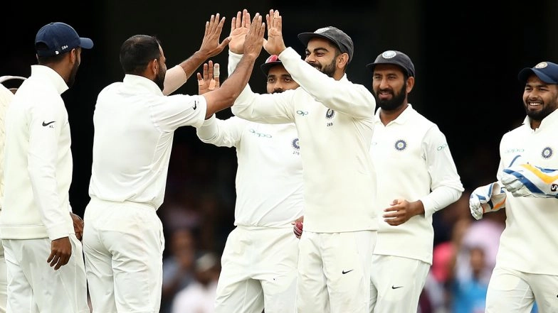 India vs Bangladesh Day-Night Test 2019: Virat Kohli and Boys Practice With Pink Balls Ahead of Historic Game at Eden Gardens (Watch Video)