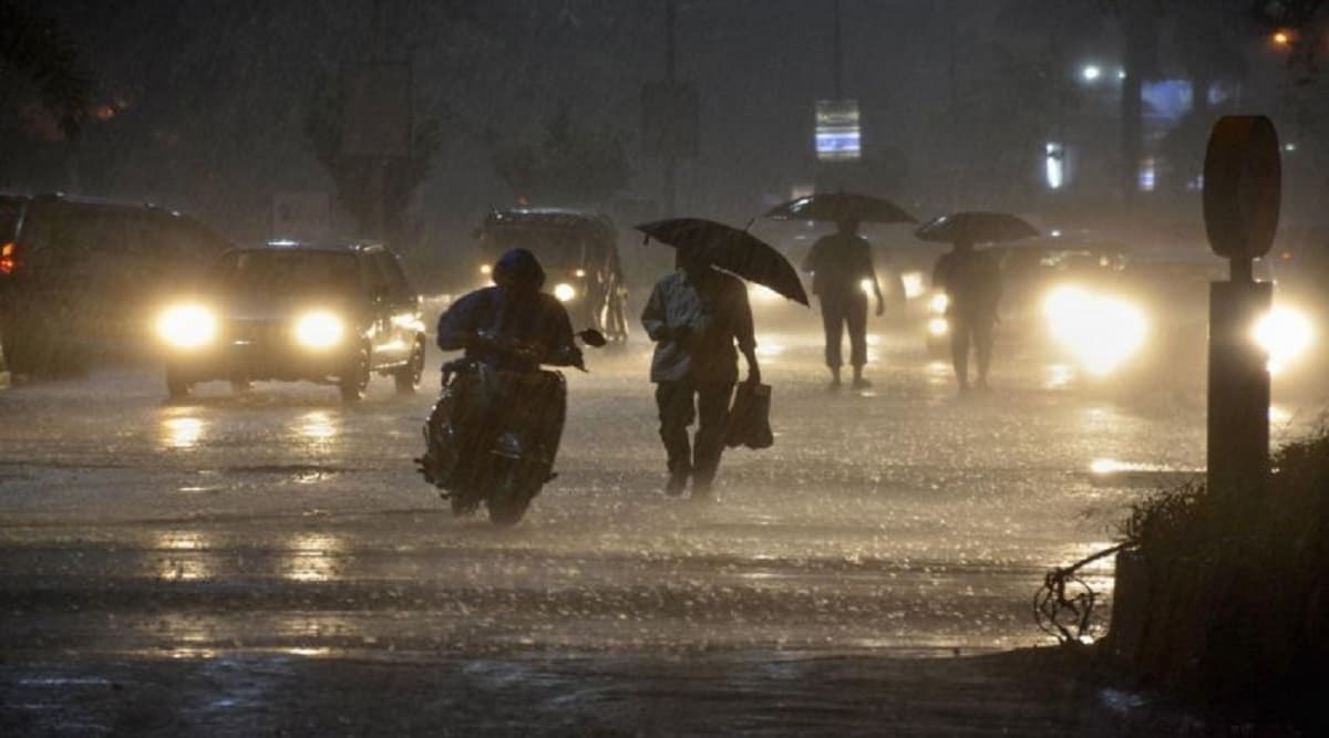 #MumbaiRains Funny Memes and Happy Tweets Take Over Twitter With Netizens Wondering ‘Has Monsoon Arrived in Mumbai’