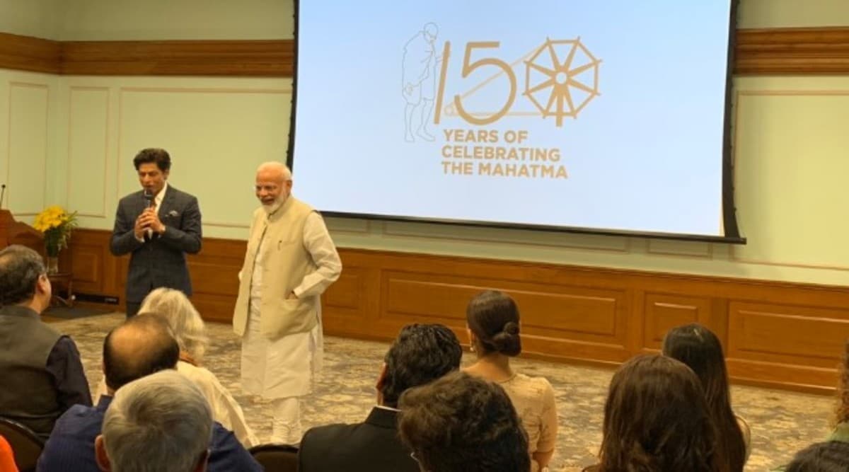 PM Narendra Modi Meets Shah Rukh Khan, Aamir Khan, Kangana Ranaut, Other Celebs, Discusses Ways to Popularise Mahatma Gandhi's Ideals on His 150th Birth Year PM Narendra Modi Meets Shah Rukh Khan, Aamir Khan, Kangana Ranaut, Other Celebs, Discusses Ways to Popularise Mahatma Gandhi's Ideals on His 150th Birth Year