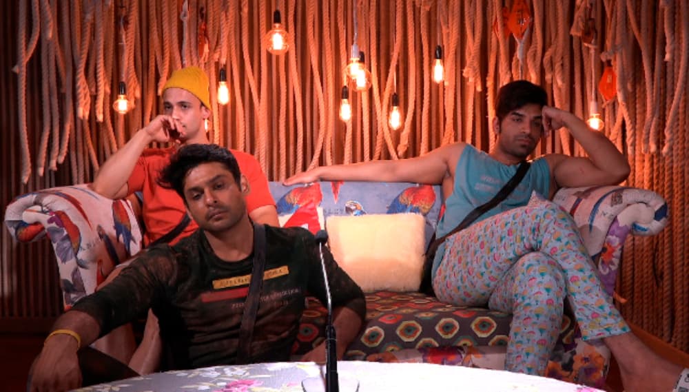 Bigg Boss 13: Asim Riaz Claims That Paras Chhabra Is Bald And Wears A