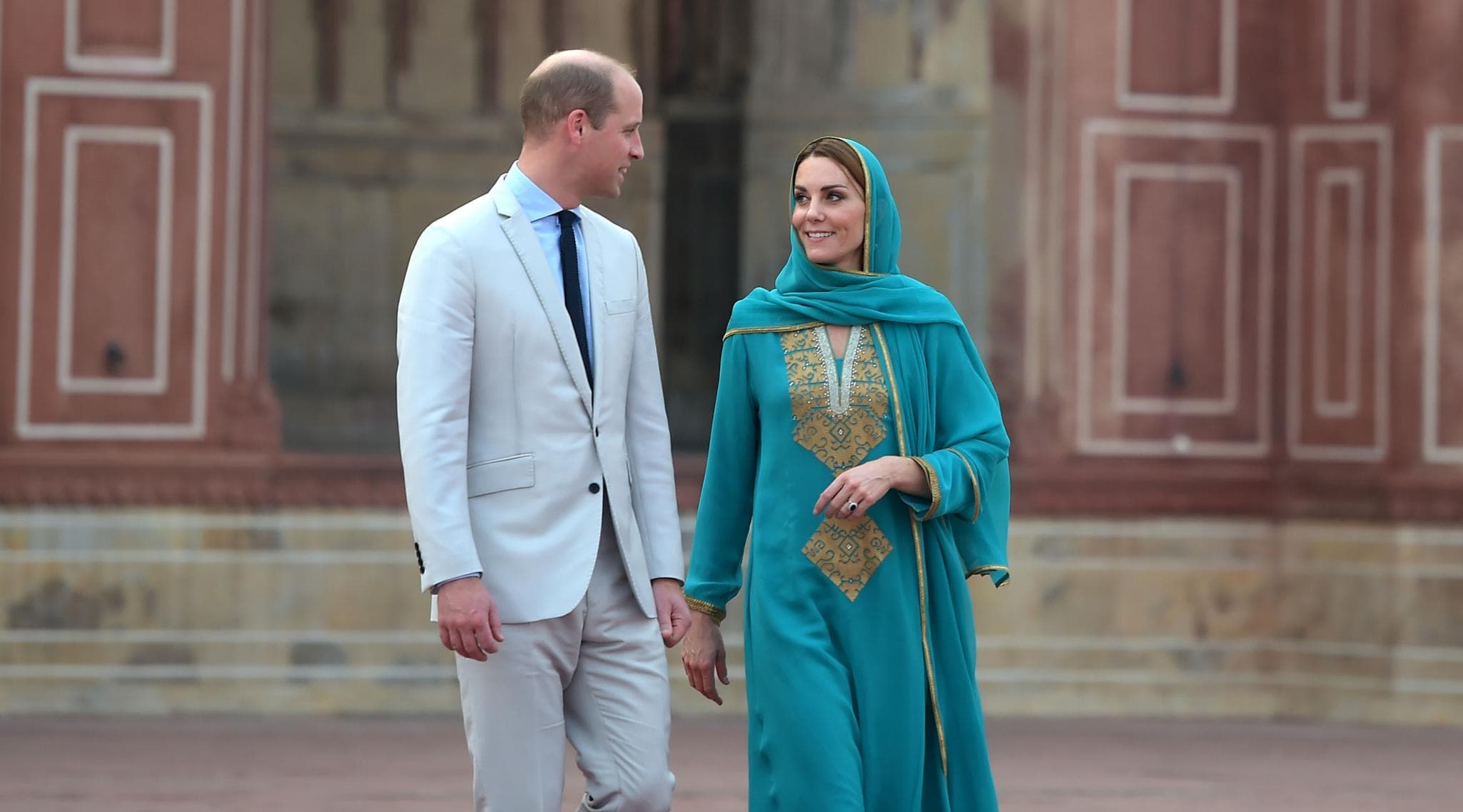 Storm Forces Prince William and Kate Middleton's Royal Plane to Abandon Islamabad Landing Storm Forces Prince William and Kate Middleton's Royal Plane to Abandon Islamabad Landing