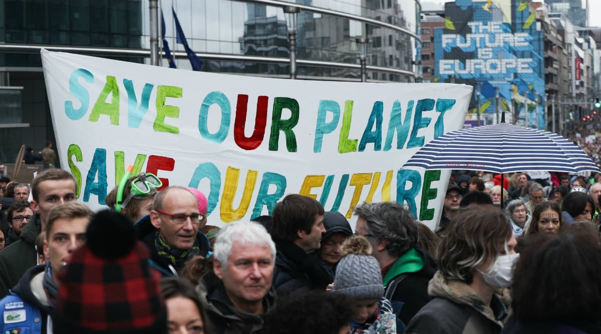 21 Arrested in UK as Part of Global Environment Protests 21 Arrested in UK as Part of Global Environment Protests
