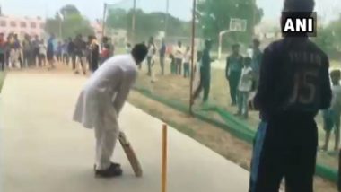 Rahul Gandhi Plays Cricket With Local Boys in Rewari After His Chopper Makes Emergency Landing; Watch Video