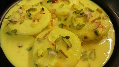 Navratri 2019 Day 5 Yellow Colour Recipe: Easy Way to Make Soft and Spongy Rasmalai at Home (Watch DIY Tutorial)