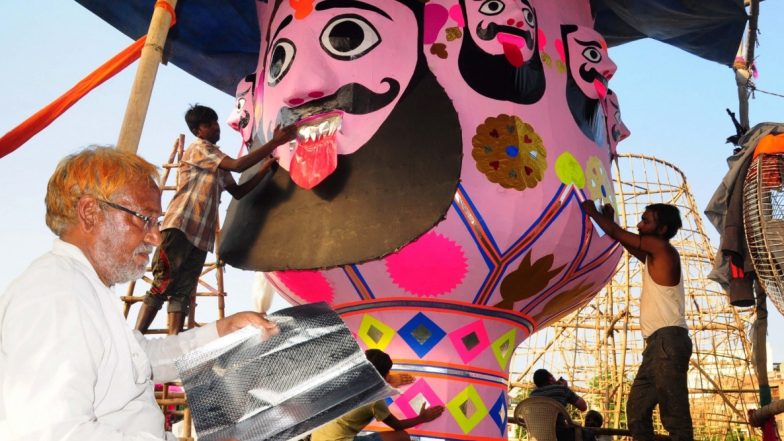 Ravan Dahan Muhurat on Dussehra 2019: Vijayadashami Puja Timings, Significance, Rituals and Traditions Associated With The Burning of Ravana Effigies on Dasara!