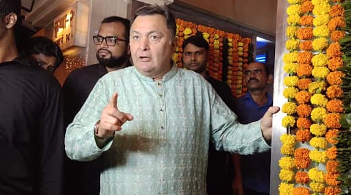 An upset Rishi Kapoor asks the photographers to keep it low at Ekta Kapoor's Diwali bash