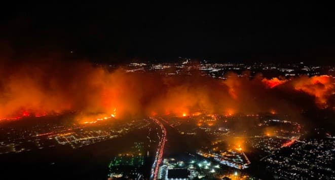 US Wildfire: Saddleridge Fire Chars More Than 1,600 Acres in Sylmar, Thousand Evacuated; LA Firefighters Resort to Aerial Water Drop US Wildfire: Saddleridge Fire Chars More Than 1,600 Acres in Sylmar, Thousand Evacuated; LA Firefighters Resort to Aerial Water Drop