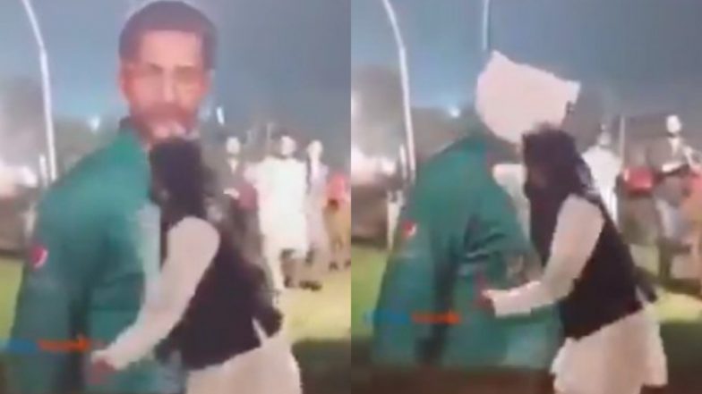 Angry Pakistani Fan Smashes Sarfaraz Ahmed’s Hoarding After Team Loses T20I Series Against Sri Lanka (Watch Video)