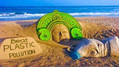 Durga Ashtami 2019: Green Sand Art of Maa Durga With A Message to Stop 'Demon' Plastic is Perfect Way to Celebrate Mahishasur Mardini Festival