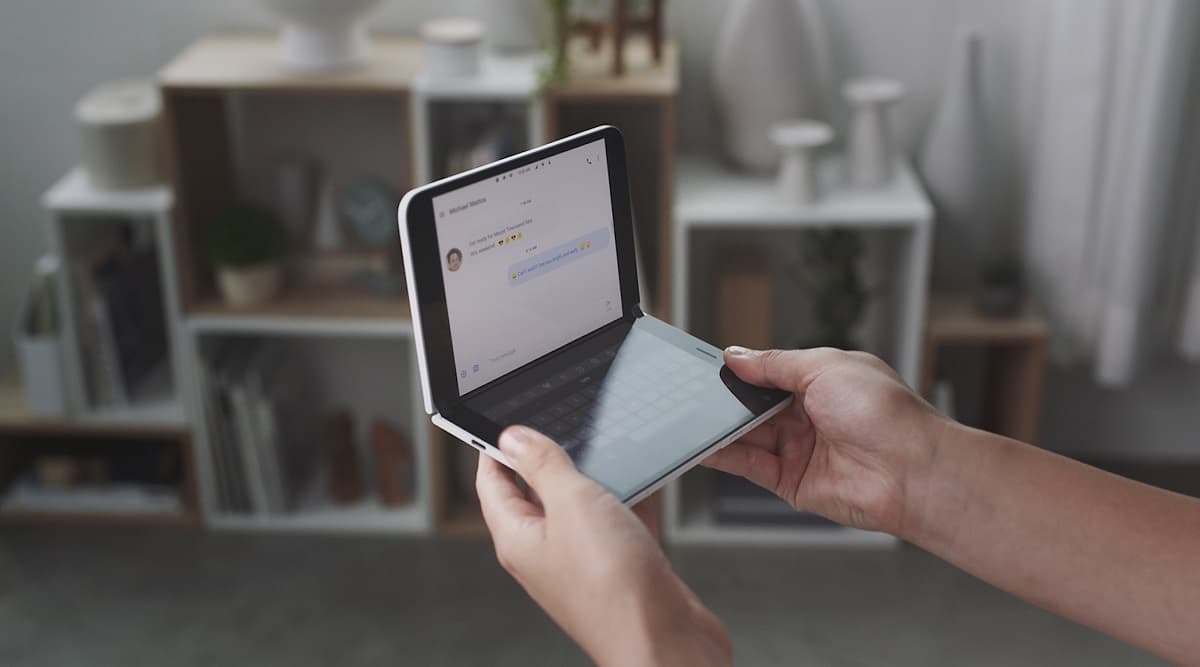 Microsoft Surface Duo Foldable Device To Take on Samsung Galaxy Fold; To Run on Google's Android OS