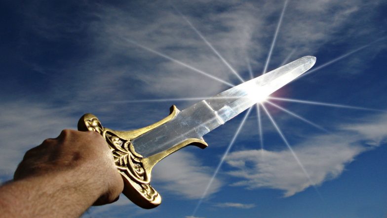 Bhopal Man Attacks Teen With Sword, Stabs Him on Neck and Shoulder on Suspicion of Bicycle Theft