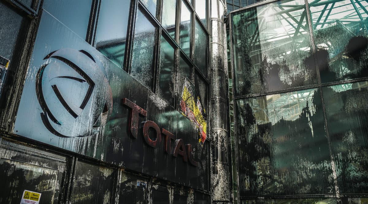 Total, French Energy Giant, to Buy 37% Stake in India's Adani Gas Total, French Energy Giant, to Buy 37% Stake in India's Adani Gas
