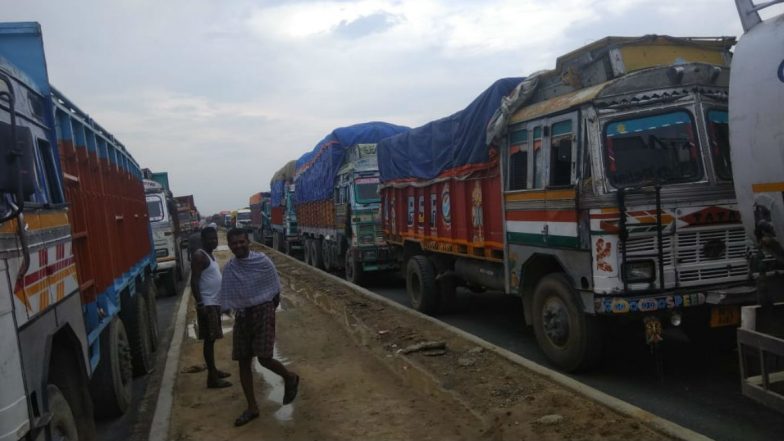 Corruption in Traffic And Transport Departments: Truck Drivers, Owners Pay Rs 4800 Crore Bribe to Cops And Officials Annually, Finds Study