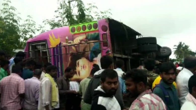 Karnataka Bus Accident: 5 Dead, 15 Injured as Bus Overturned Near Koratagere in Tumkur