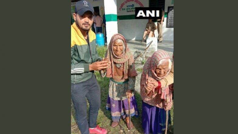 Uttarakhand Panchayat Elections 2019: 105-Year-Old Tara Devi, 103-Year-Old Kasturi Devi Cast Vote in Dunda Block of Uttarkashi Uttarakhand Panchayat Elections 2019: 105-Year-Old Tara Devi, 103-Year-Old Kasturi Devi Cast Vote in Dunda Block of Uttarkashi