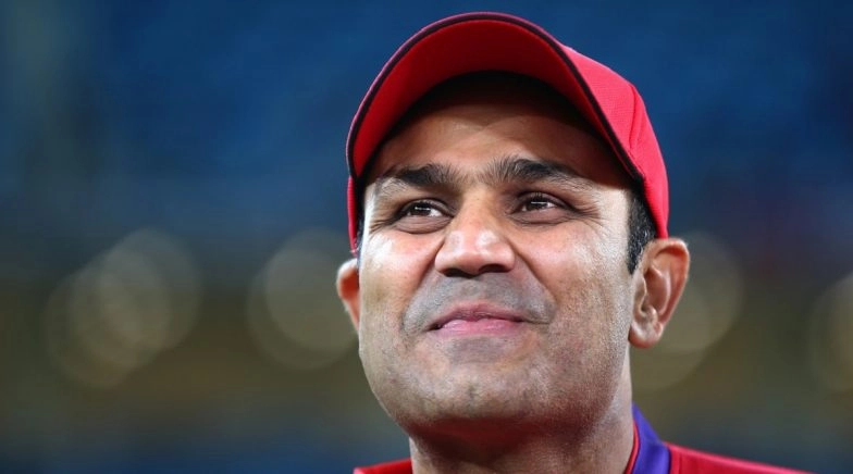 Virender Sehwag’s Lesson on Social Distancing Is Just Unmissable (Watch Video)