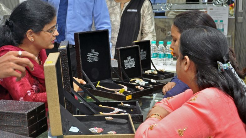 Economic Slowdown Dims Dhanteras Day as Gold Sales Dip Ahead of Diwali 2019