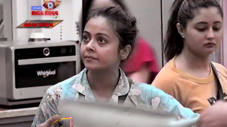 Bigg Boss 13 Episode 18 Sneak Peek | 24 Oct 2019: Devoleena and Asim Fight It Out Over a &lsquo;Roti&rsquo;