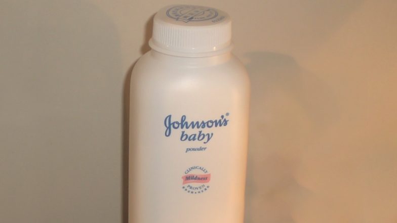 Johnson & Johnson Recalls 33000 Bottles of Baby Powder After Cancer Causing Asbestos Found in Test Sample; Here&rsquo;s What You Should Know