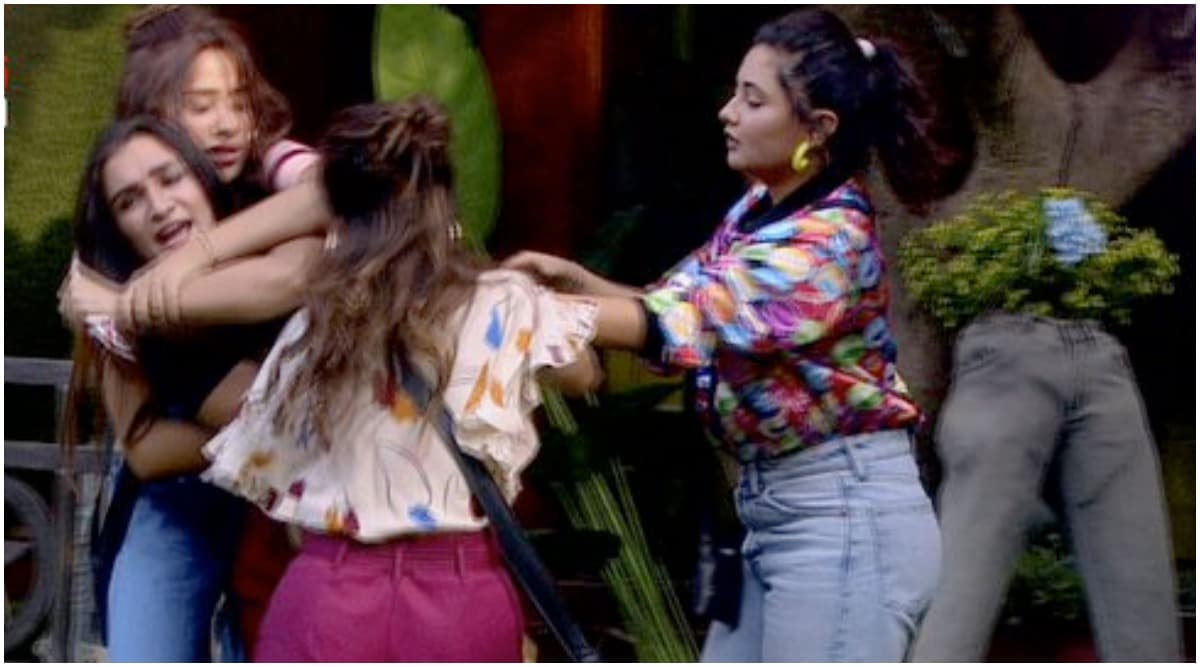 Bigg Boss 13 Day 15 Highlights: Devoleena Bhattacharjee Gets Into a Physical Fight With Shefali Bagga; Rashami Desai Is Up for Eviction Bigg Boss 13 Day 15 Highlights: Devoleena Bhattacharjee Gets Into a Physical Fight With Shefali Bagga; Rashami Desai Is Up for Eviction