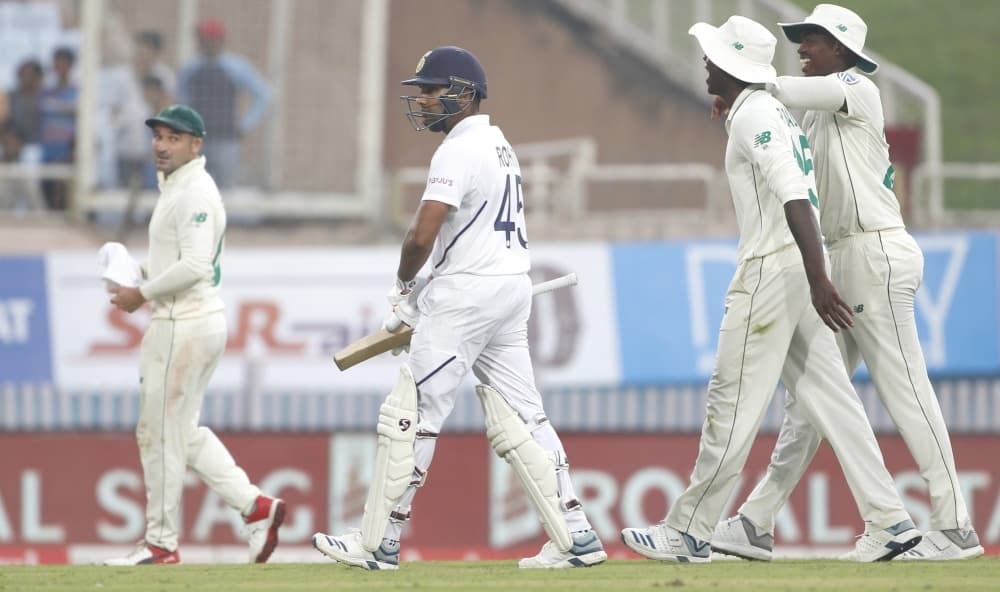 Rohit Sharma Brings Up First Test Double Hundred With Massive Six During India vs South Africa, 3rd Test 2019 Day 2 (Watch Video) Rohit Sharma Brings Up First Test Double Hundred With Massive Six During India vs South Africa, 3rd Test 2019 Day 2 (Watch Video)