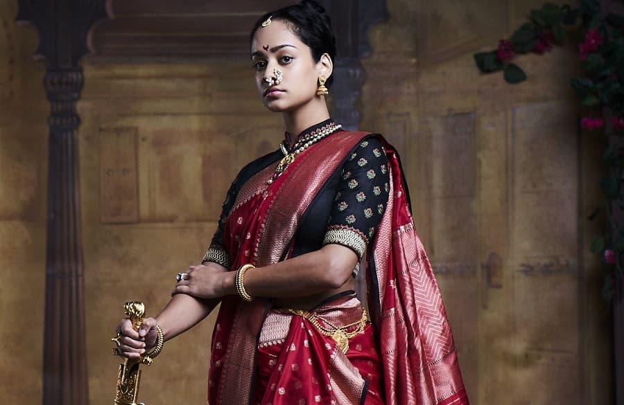 Devika Bhise Underwent an Eye Surgery after a Shard of Metal Entered Her Cornea during ‘The Warrior Queen of Jhansi’ Shoot Devika Bhise Underwent an Eye Surgery after a Shard of Metal Entered Her Cornea during ‘The Warrior Queen of Jhansi’ Shoot