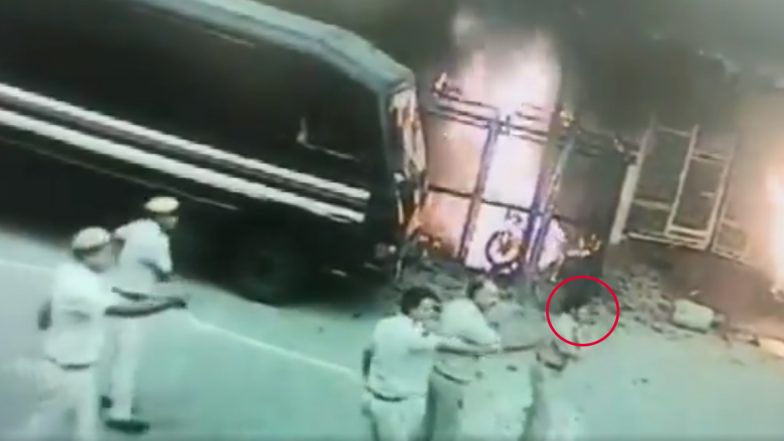 Tis Hazari Clash: CCTV Clip of DCP North Monika Bhardwaj Pleading Before Lawyers to Stop Violence While Being Attacked Herself Surfaces; Watch Video