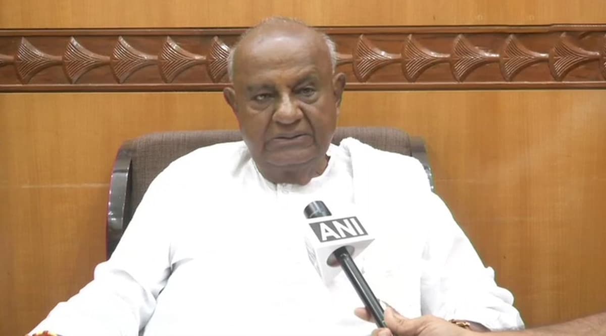 HD Deve Gowda Takes Jibe at Congress, Says 'Extend Support to Shiv Sena Only If You Won't Disturb Government Next 5 Years' HD Deve Gowda Takes Jibe at Congress, Says 'Extend Support to Shiv Sena Only If You Won't Disturb Government Next 5 Years'