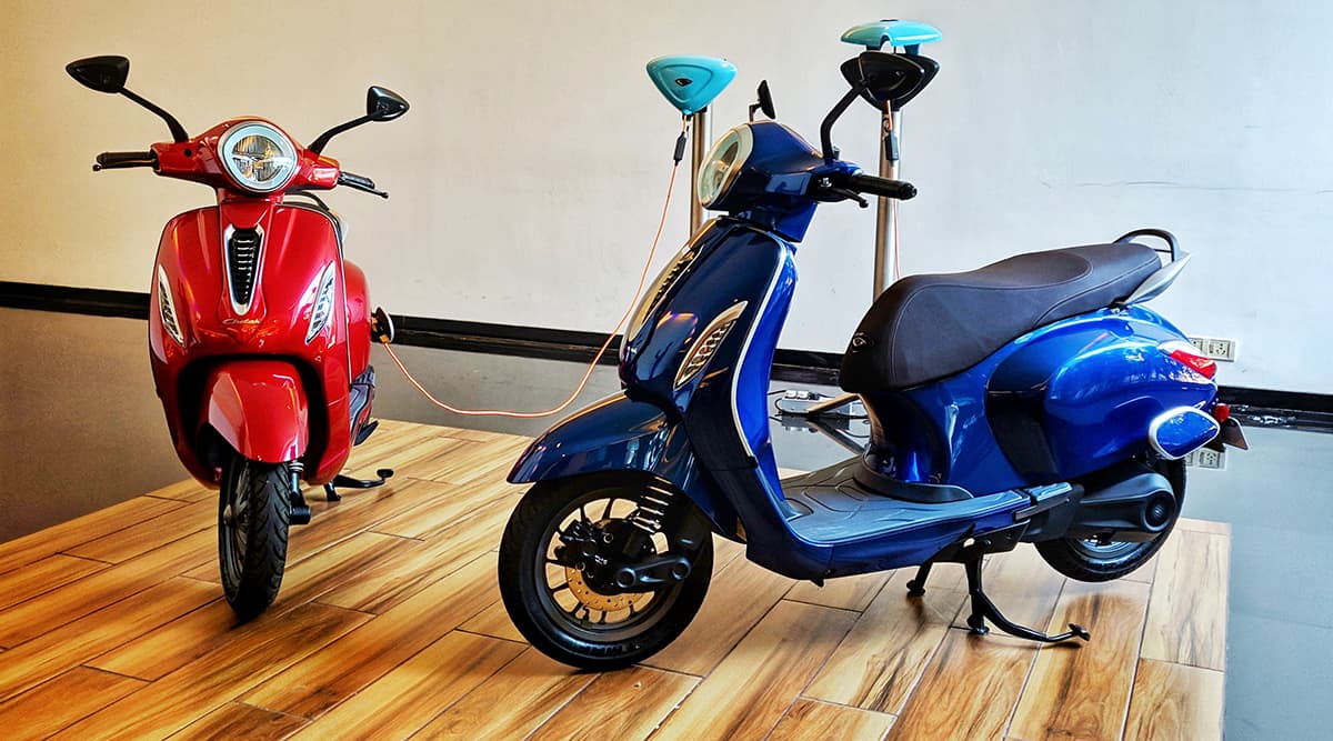 Bajaj chetak hot sale 2019 price