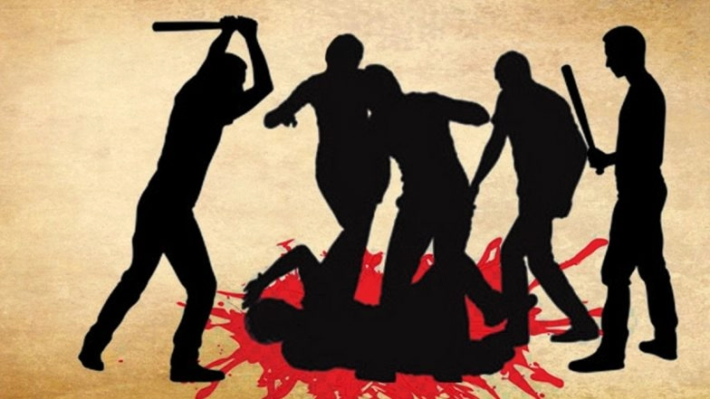 Bengaluru: Gang Hacks 24-Year-Old Man to Death for Trying to Elope With Married Women, Body Brought to Police Station