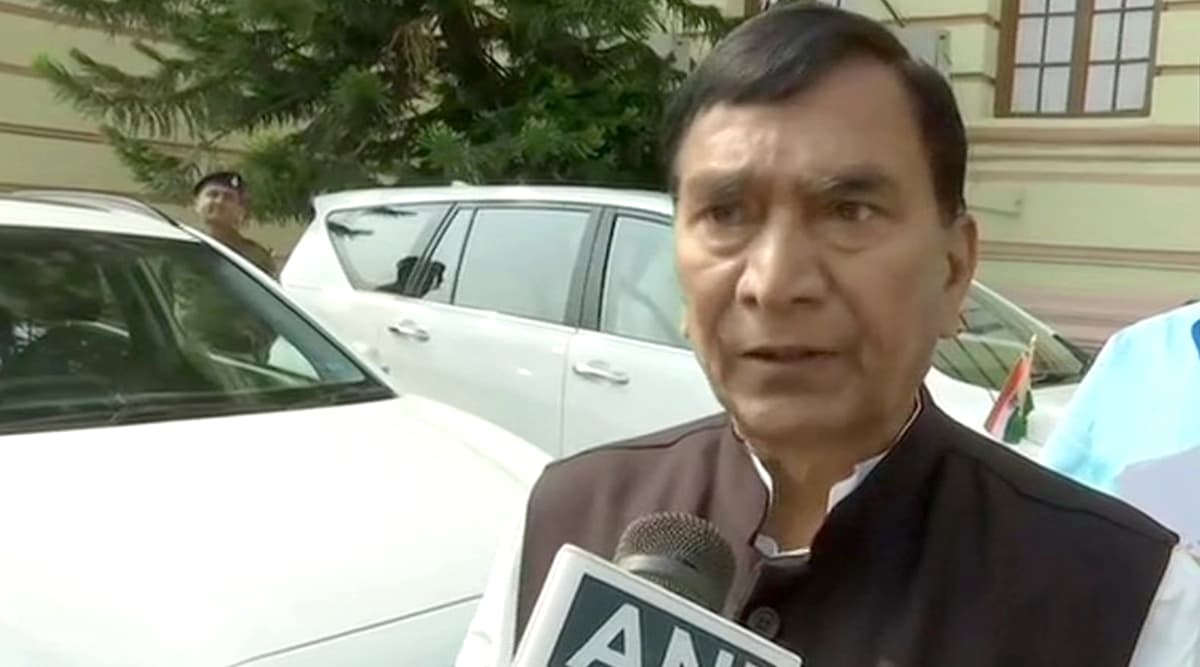 Bihar Job Crisis: 5 Lakh Applications Submitted For 186 Group D Posts, Minister KP Verma Says 'Unemployment Rising' Bihar Job Crisis: 5 Lakh Applications Submitted For 186 Group D Posts, Minister KP Verma Says 'Unemployment Rising'