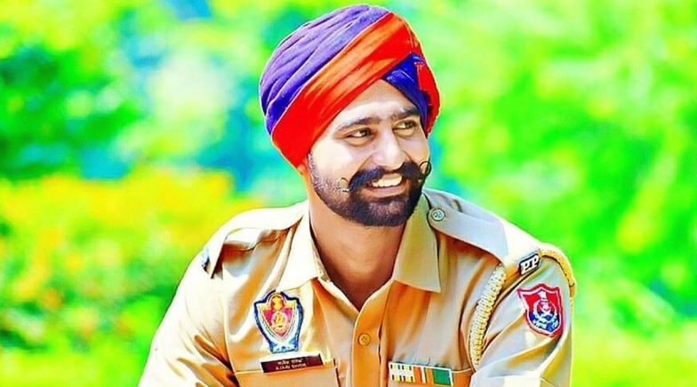 Punjab Police Constable Consoles Elderly Woman; Earns Praise on Social Media (Watch Video) 