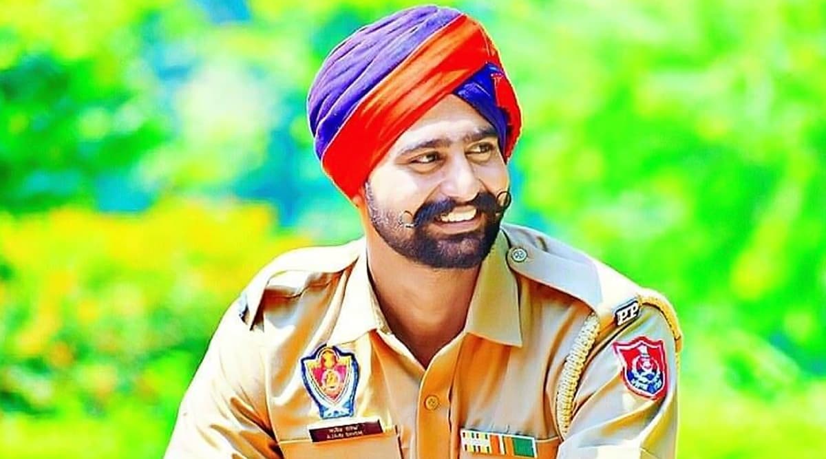 Punjab Police Constable Consoles Elderly Woman After Her Son Arrested by Malaysian Government; Earns Praise on Social Media (Watch Video) Punjab Police Constable Consoles Elderly Woman After Her Son Arrested by Malaysian Government; Earns Praise on Social Media (Watch Video)
