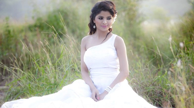 Gehana Vasisth Hospitalised in Critical Condition After Suffering a Cardiac Arrest During Shoot