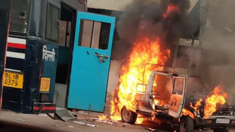 Tis Hazari Court Clash: Bar Council of Delhi to Give Rs 2 Lakh Compensation Each to Two Critically Injured Lawyers Tis Hazari Court Clash: Bar Council of Delhi to Give Rs 2 Lakh Compensation Each to Two Critically Injured Lawyers