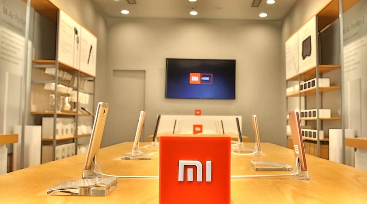Xiaomi Patents Foldable Smartphone With 5 Pop-up Camera Module: Report Xiaomi Patents Foldable Smartphone With 5 Pop-up Camera Module: Report